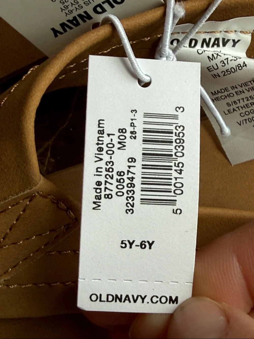 NWT. Size 5-6 big boys faux suede brown flip flops from Old Navy.